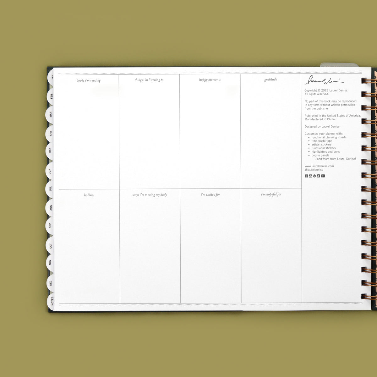 2024 Vertical Weekly Planner, Evergreen